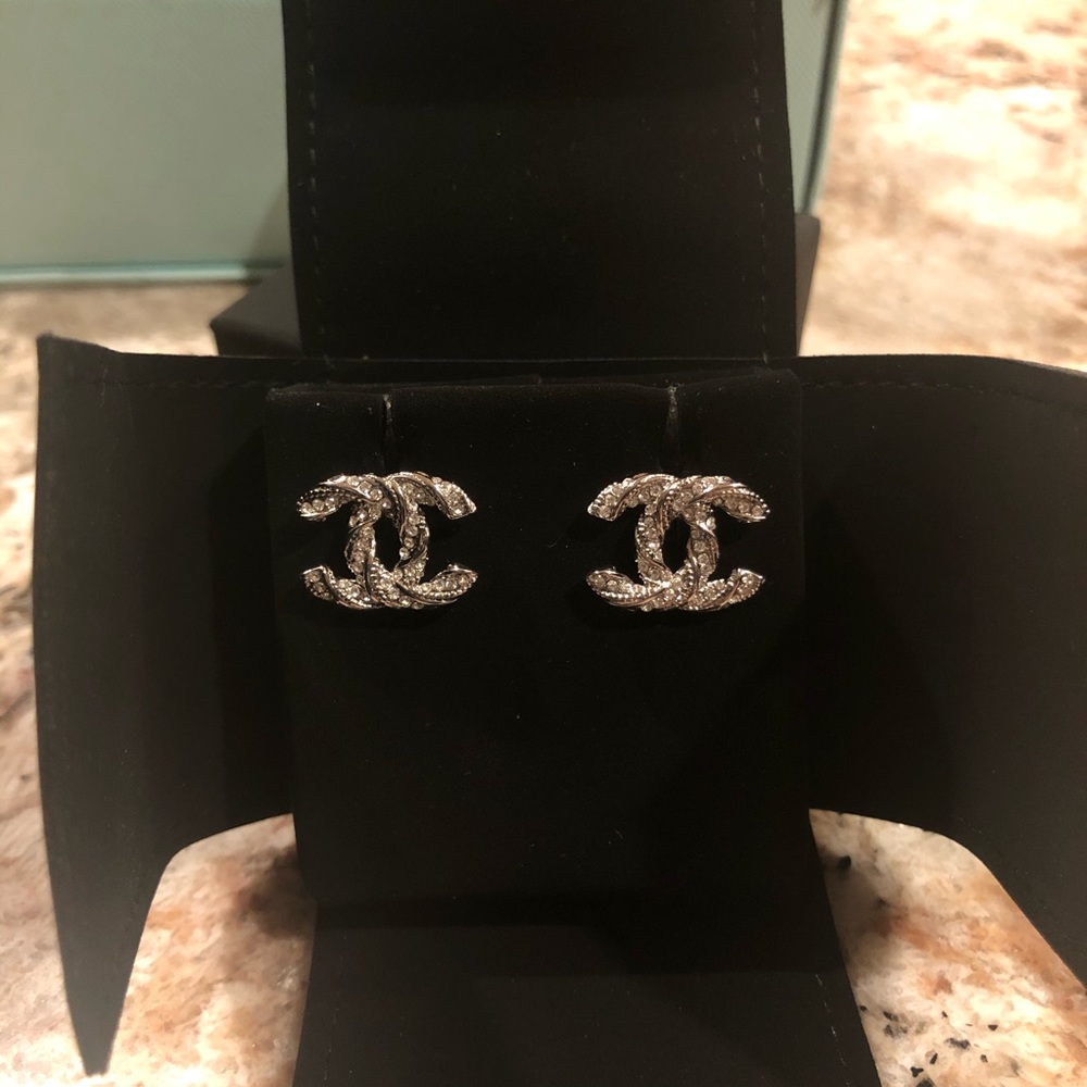 Auth CHANEL CC Twist Silver & Rhinestone Earrings - Picture 4 of 8